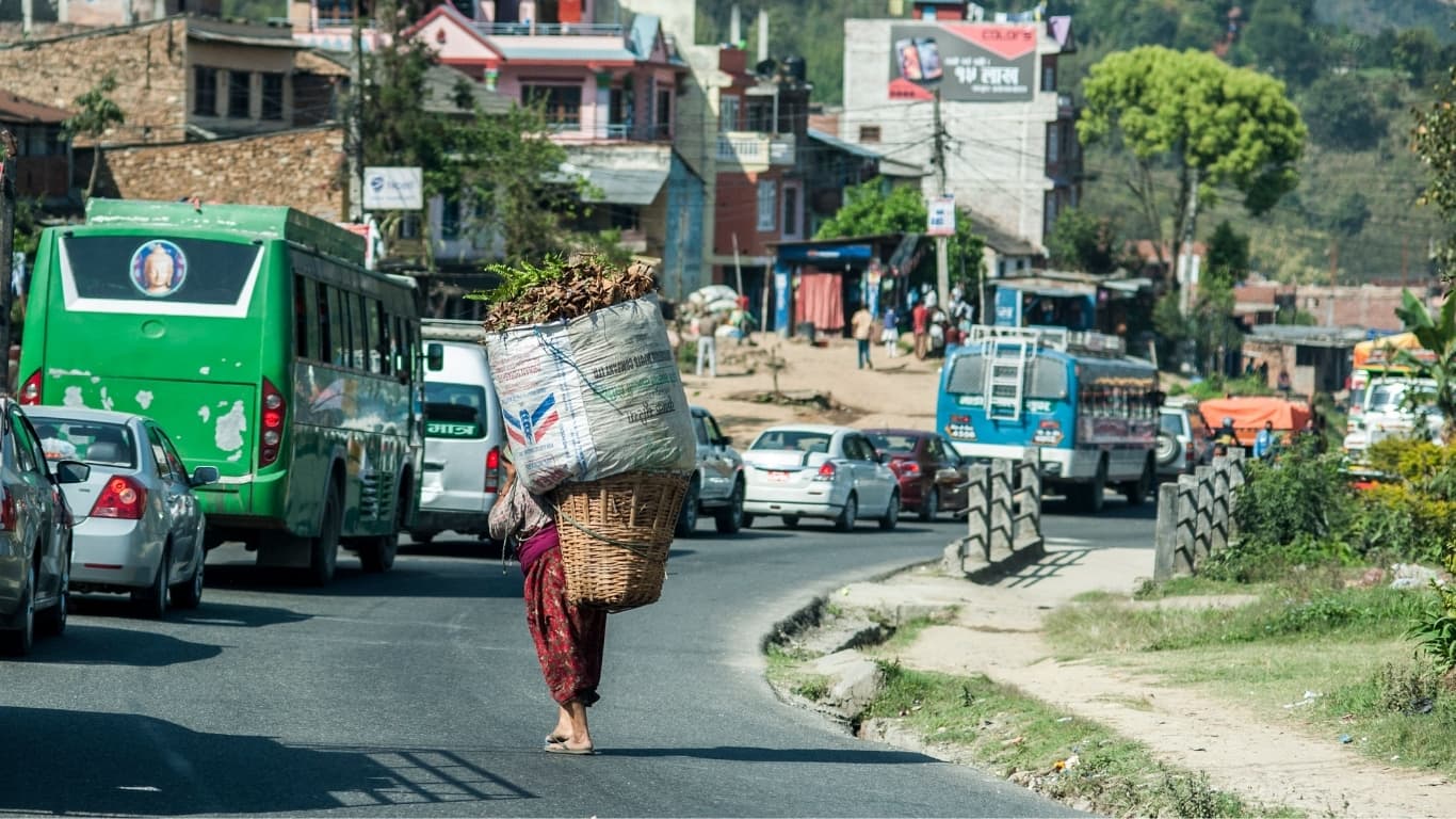 Reizen in Nepal duurt altijd langer dan je denkt, file op de Nepalese wegen